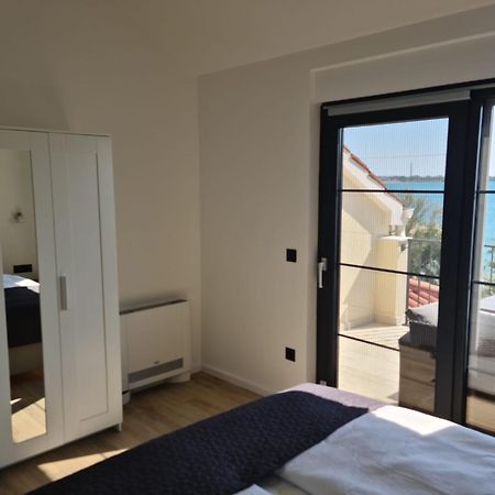 Appartments Akrapovic Vrsi Ruang foto