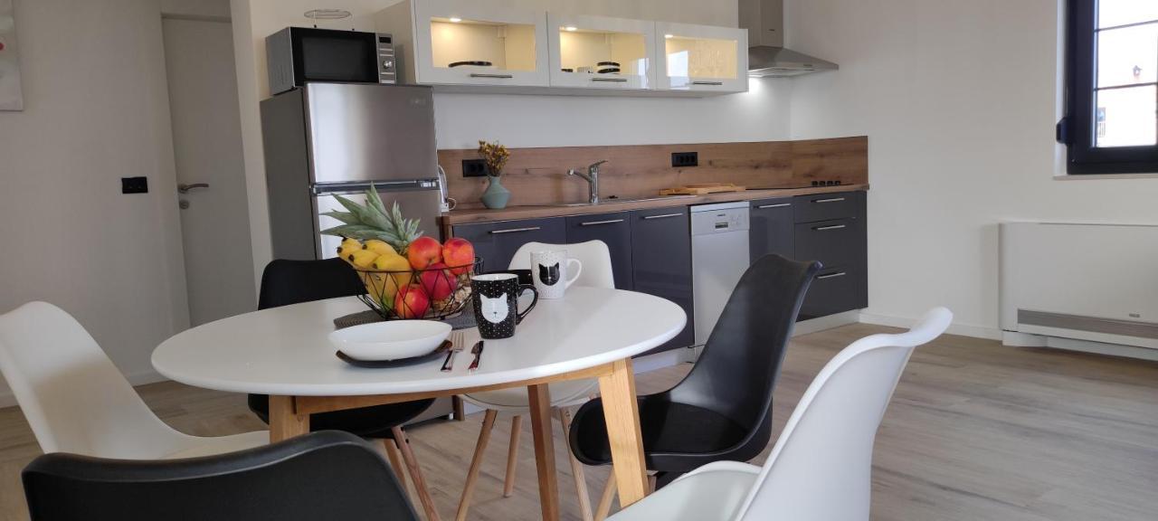 Appartments Akrapovic Vrsi Ruang foto