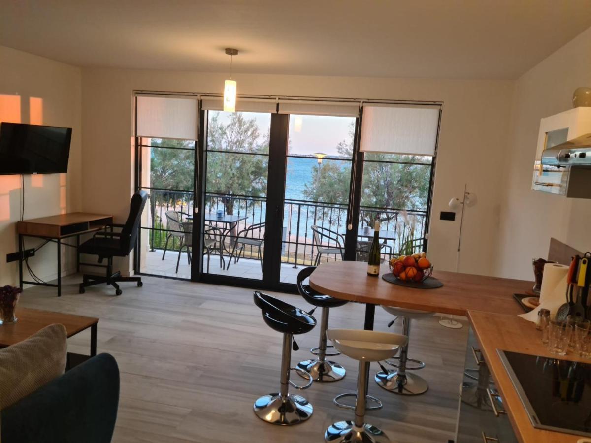 Appartments Akrapovic Vrsi Bagian luar foto
