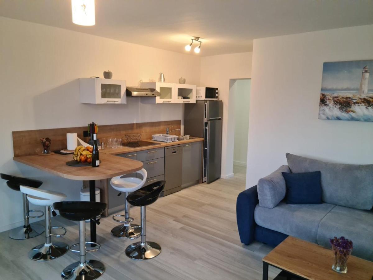Appartments Akrapovic Vrsi Bagian luar foto