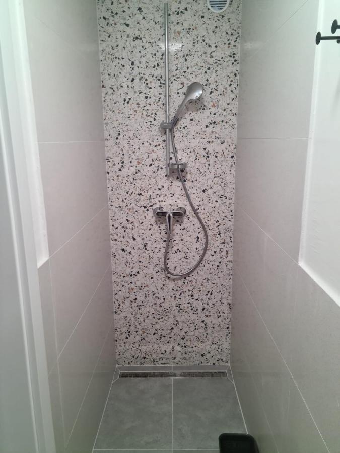 Appartments Akrapovic Vrsi Bagian luar foto