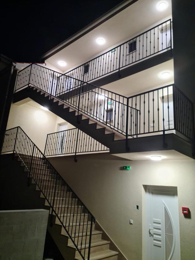 Appartments Akrapovic Vrsi Bagian luar foto