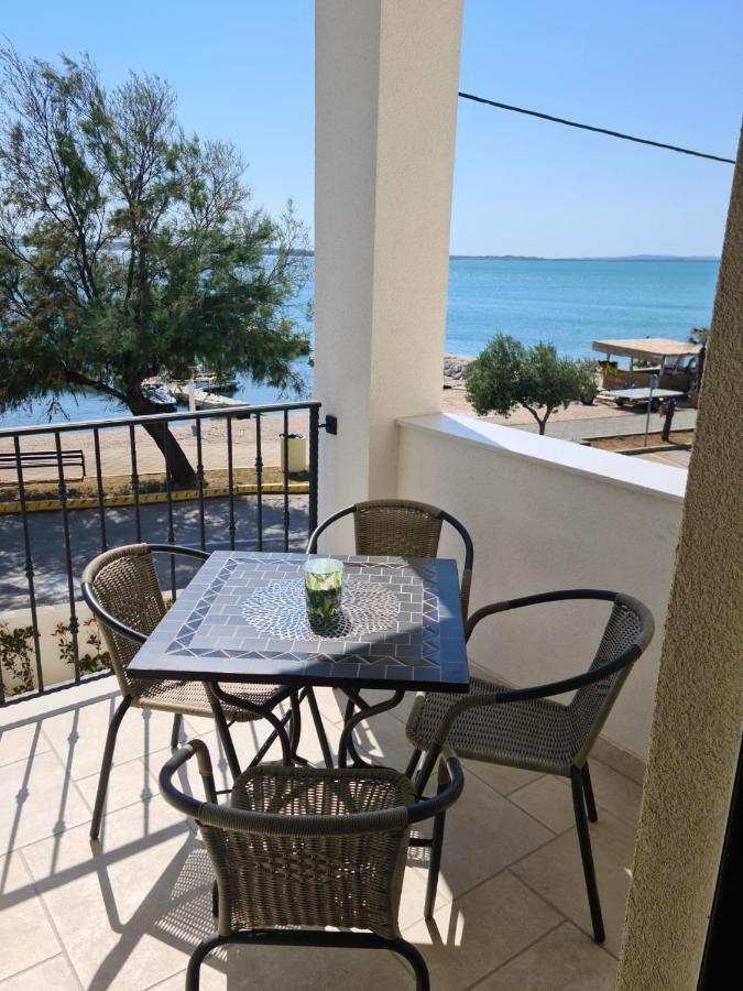 Appartments Akrapovic Vrsi Bagian luar foto