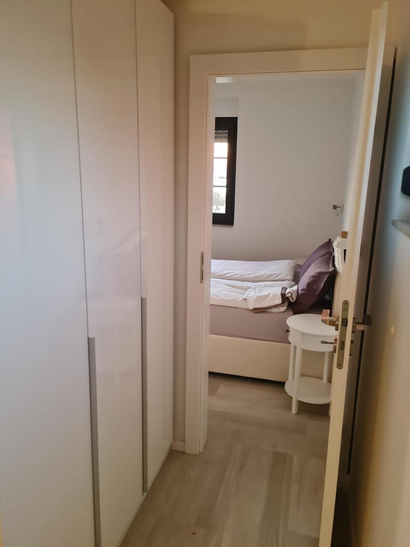 Appartments Akrapovic Vrsi Ruang foto